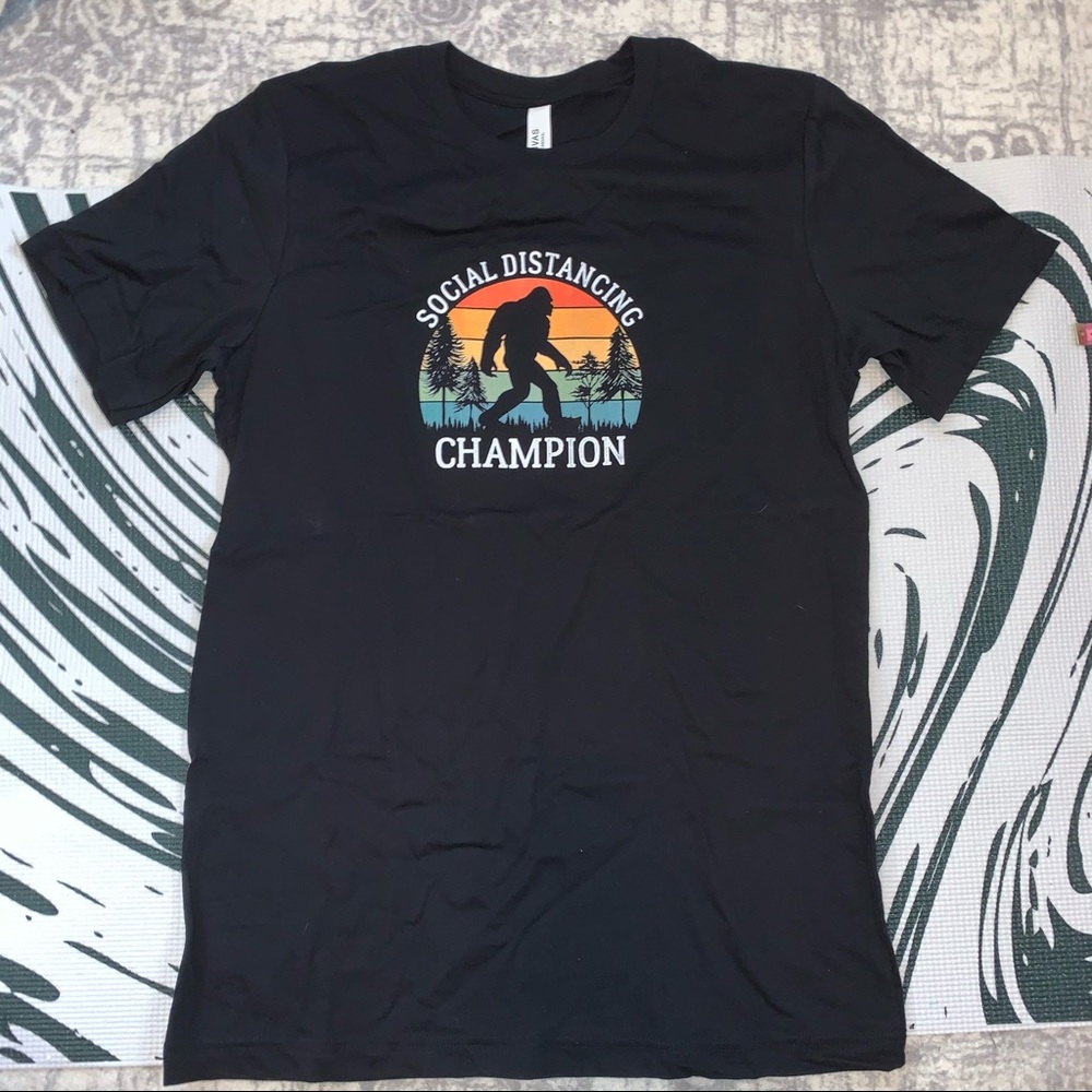 SOCIAL DISTANCING GRAPHIC TEE